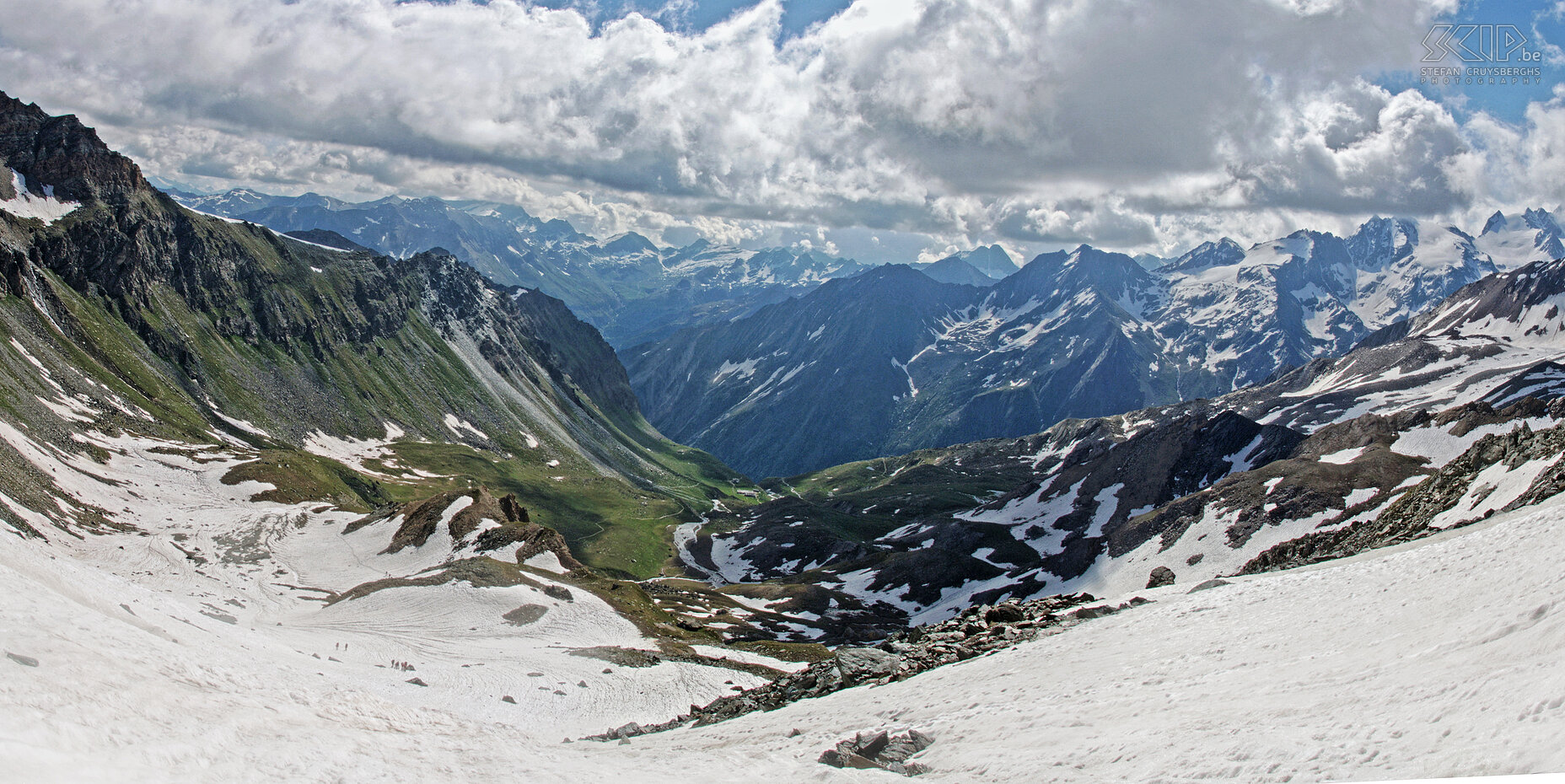 Gran Serra Na een 5-tal uren stappen en klauteren bereiken we de top van Gran Serra (3552m). We hebben er een schitterend zicht over de gletsjers en de andere bergtoppen. Stefan Cruysberghs